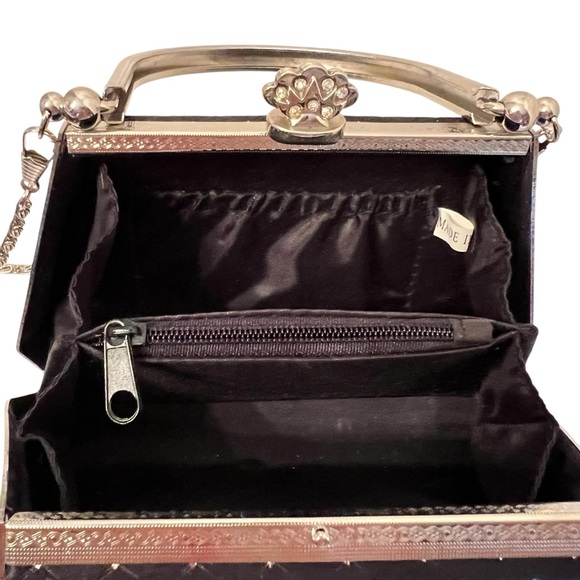 Black and Silver Hardshell Handbag with Jeweled Crown Closure NWOT - Picture 4 of 7